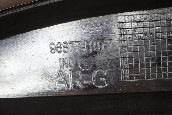 MOULURE SUR PORTES GAUCHE AVANT ARRIÈRE CITROEN DS3 9687741077 9687741677
