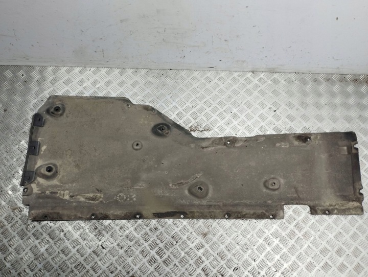 BMW 1 E81 E87 2007 DROITE CÔTÉ PROTECTION CENTRALE CHÂSSIS
