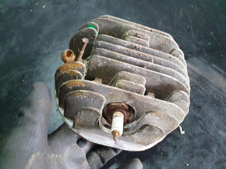 MOTEUR S82 DZIK 1956 CULASSE MOTEUR ORIGINAL