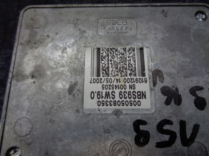 ORDINATEUR CONTACTEUR D'ALLUMAGE FUSIBLE 55204661 ALFA ROMEO 159 1.9 16V JTDM