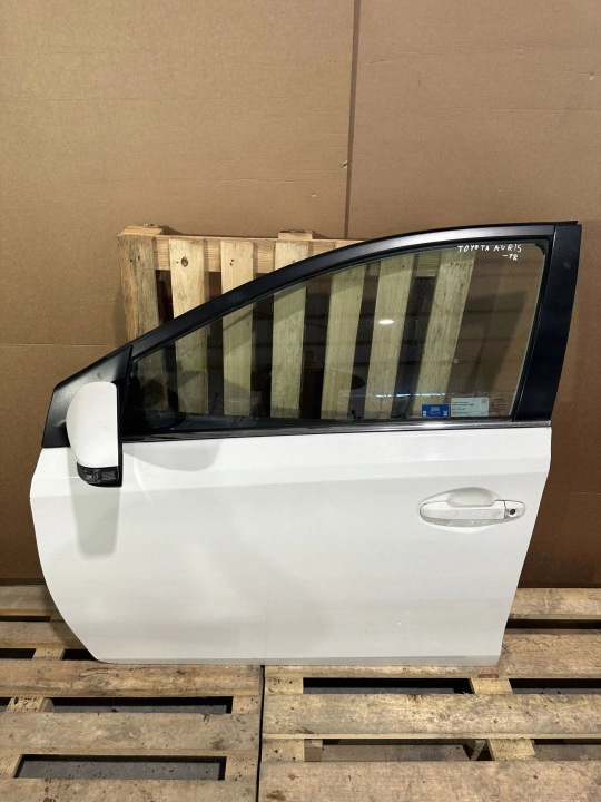 2014 TOYOTA AURIS E180 PORTES AVANT