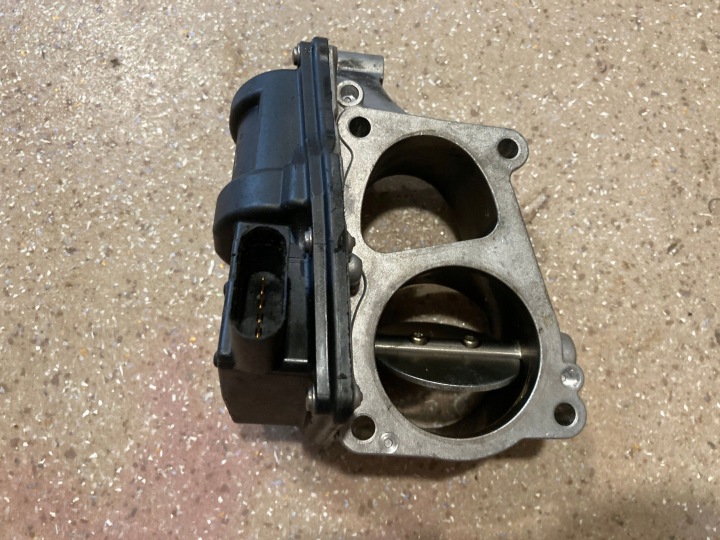 PAPILLON DES GAZ AUDI Q7 4L 059129593J