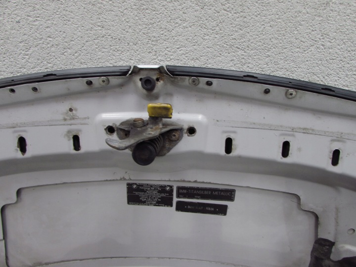 BMW E90 E91 04-08 CAPOT COUVERCLE MOTEUR TITANSILBER METALLIC 354