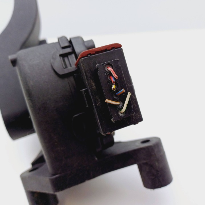 POTENTIOMÈTRE GAZ OPEL CORSA C 6PV00811000 9129423 NR185