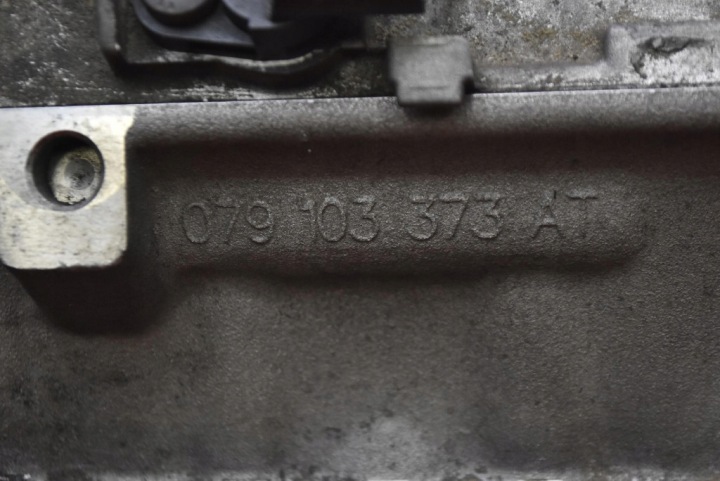 CULASSE MOTEUR GAUCHE 079103373AT AUDI A8 D3 4.2 FSI 350 KM LIFT 05-07