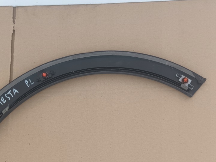 MOULURE AVANT GAUCHE FORD FIESTA MK8 ACTIVE GAUCHE AVANT