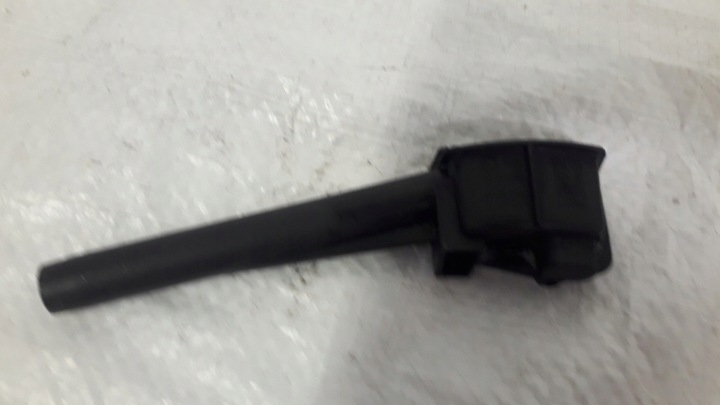 VW GOLF 4 IV GUIDE BOUCHONS CARBURANTS 1J6810899A