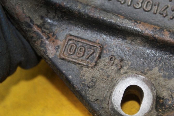 POIGNÉE POMPES D'INJECTION VW T4 2.4 D 074130147