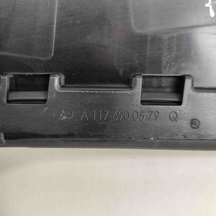 MOULURE VERTICALE AVANT GAUCHES PORTES MERCEDES-BENZ