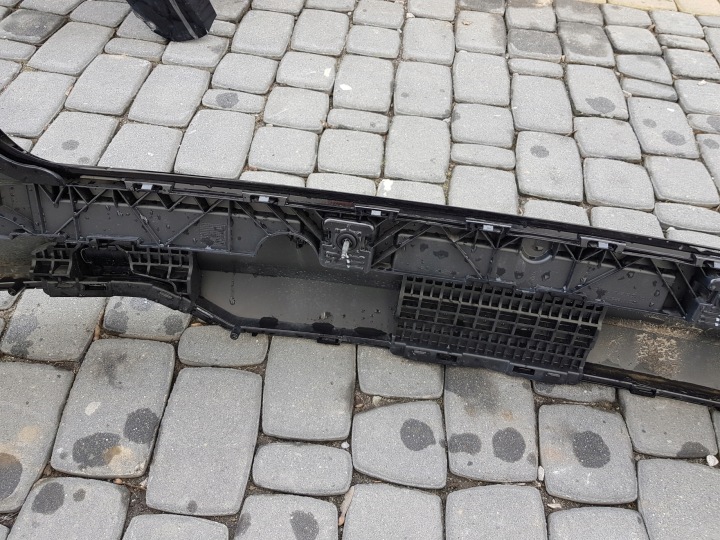 AUDI A4 B9 LIFT BERLINE PARE-CHOCS ARRIÈRE 8W5807511M