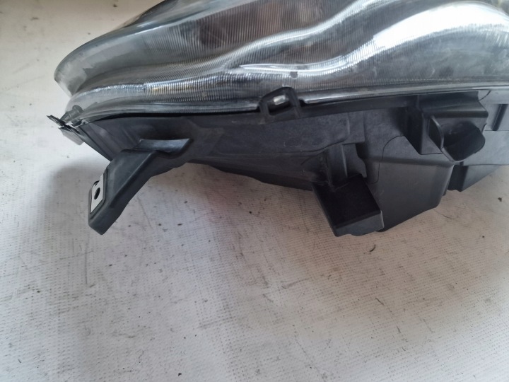 IVECO DAILY VI 6 14-19R AVANT DROITE PHARE ORDINAIRE POUCES 05802476874