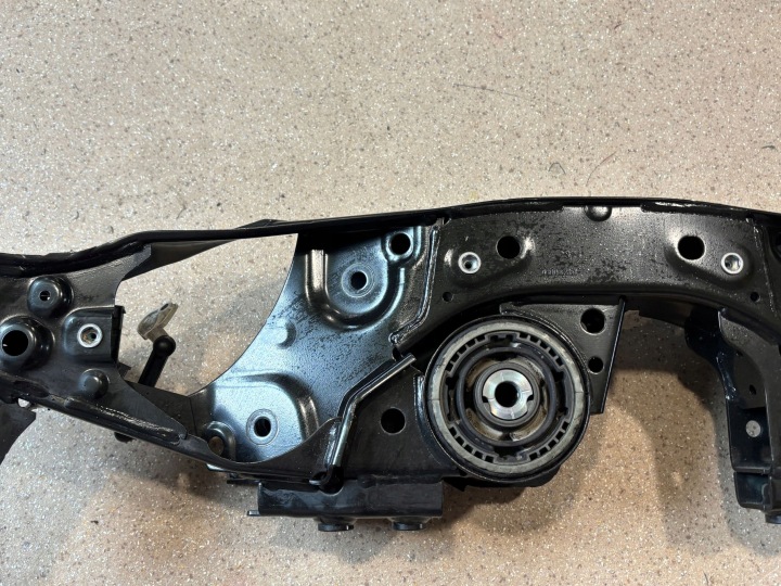 CHÂSSIS ARRIÈRE ARRIÈRE BMW X1 U11 6894199
