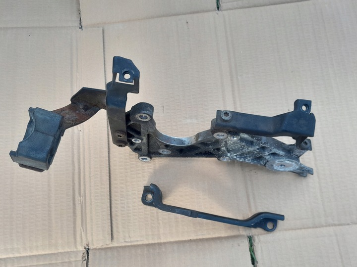 SOPORTE SOPORTE DE BOMBA BCAP AUDI A6 C6 ,Q7, A8 D3 VW 2.7 3.0 TDI 