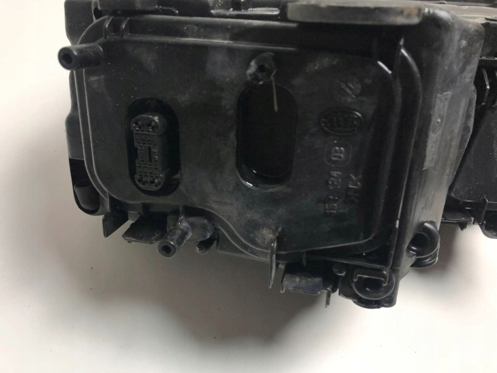 2006 AUDI A8 S8 D3 4E PROJECTEUR 15815400RE