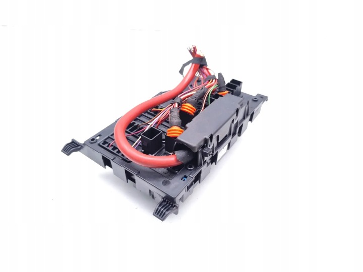 MINI MINI CHÂSSIS MODULE FUSIBLES ONE ESSENCE 75KW (102 HP) 9270354
