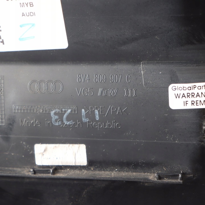 AUDI A3 8V CLAPET GOULOTTE DE REMPLISSAGE CARBURANTS MYTHICAL NOIR METALIK Y9T 8V4809907C
