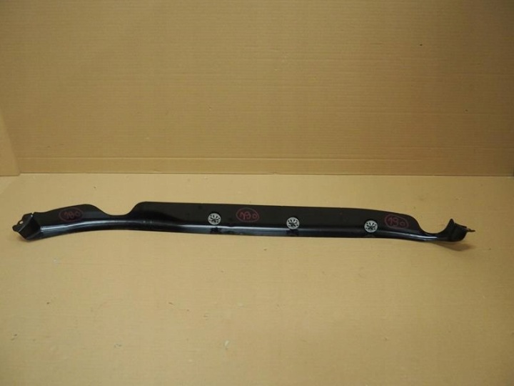 DOUBLURE DE PASSAGE DE ROUE INFÉRIEUR SKODA OCTAVIA III 5E0806239