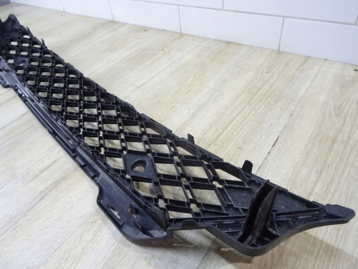 SKODA ENYAQ GRILLE PARE-CHOCS CENTRALE 5LA853677 LLU