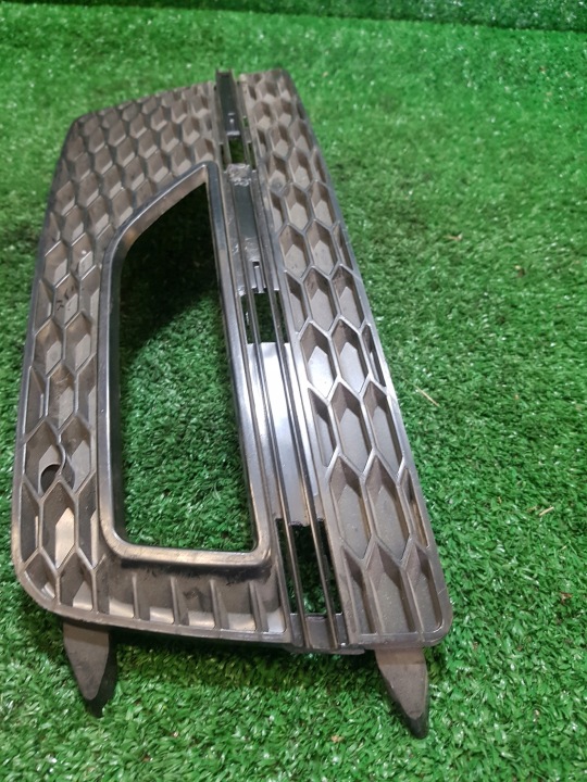 GRILLE PARE-CHOCS GAUCHE AUDI A4 B8 S-LINE 8K0807682M