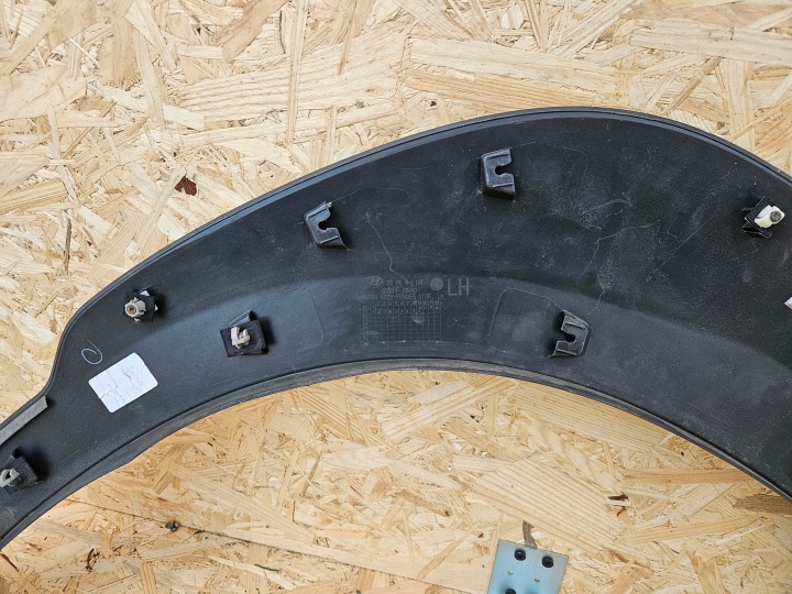 MOULURE REVÊTEMENT GARDE-BOUE GAUCHE AVANT HYUNDAI KONA I 87711-J9NA0