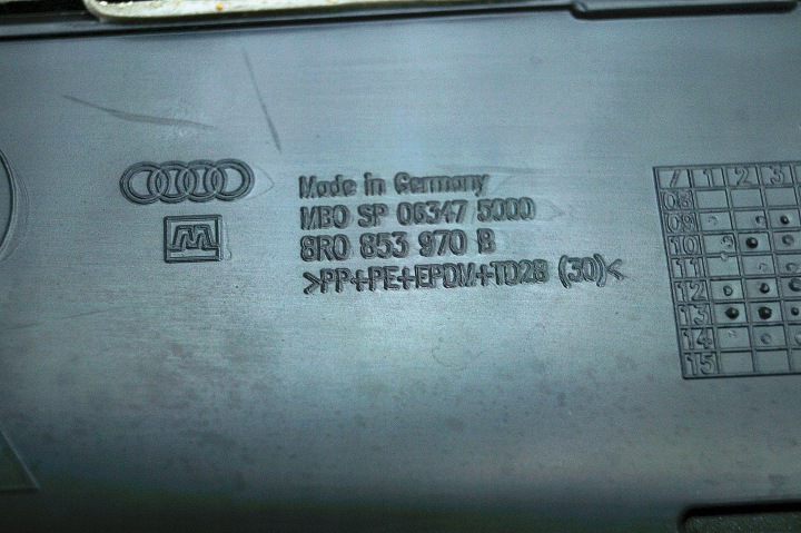 MOULURE PORTES DROIT ARRIÈRE AUDI Q5 8R0