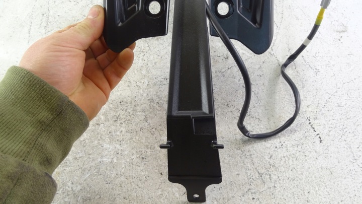 O192 YAMAHA YZF R7 22- QUEUE FIXATION NUMÉROS CHÂSSIS BEB-21629