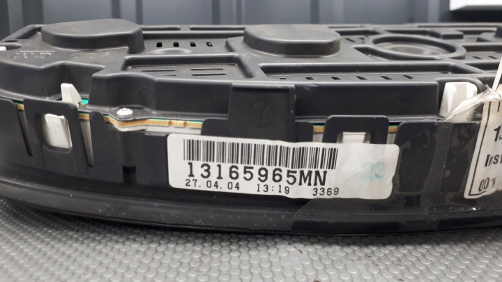 13165965MN COMPTEUR TABLEAU DE BORD OPEL VEKTRA C 2.2 DTI 02R