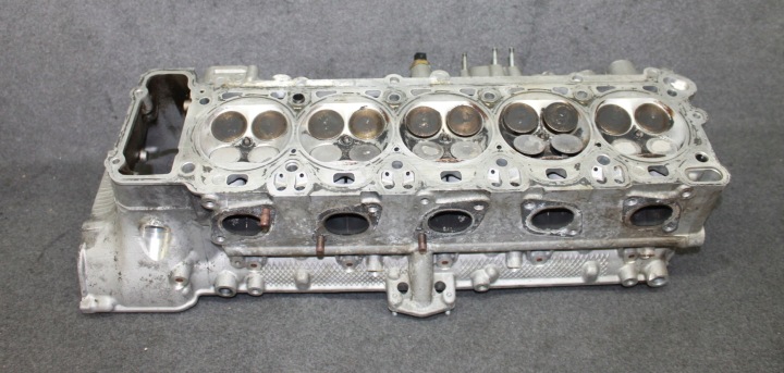BMW E60 E63 M5 M6 S85B50A V10 5.0I 507KM CULASSE MOTEUR CYL.1-5 7833877