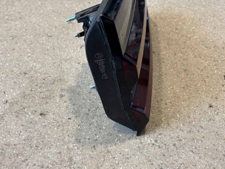 PHARE ARRIÈRE DANS CLAPET ARRIÈRE CÔTÉ DROITE BMW X3 G01 9463052