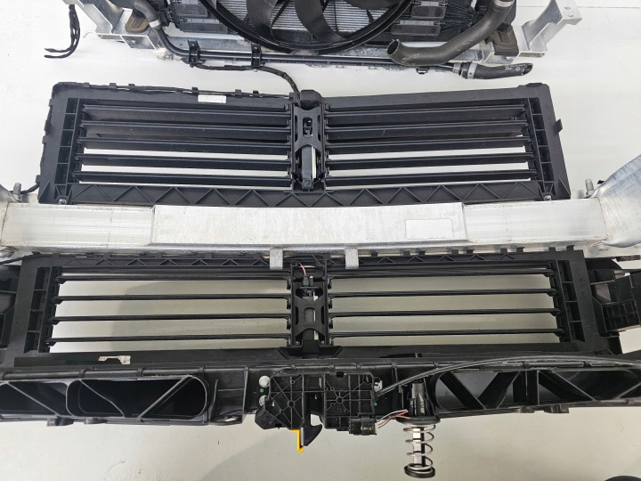 PANNEAU AVANT ENSEMBLE RADIATEURS MERCEDES A-KLASA W177 1.3 HYBRIDE A250E EUROPE