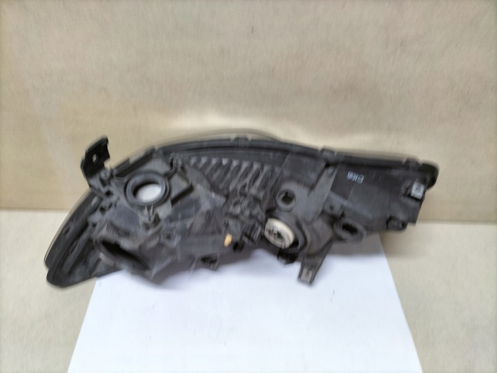 HONDA CIVIC VIII BERLINE PROJECTEUR DROIT (SZCZECIN-GORZOW- POZNAŃ 5103