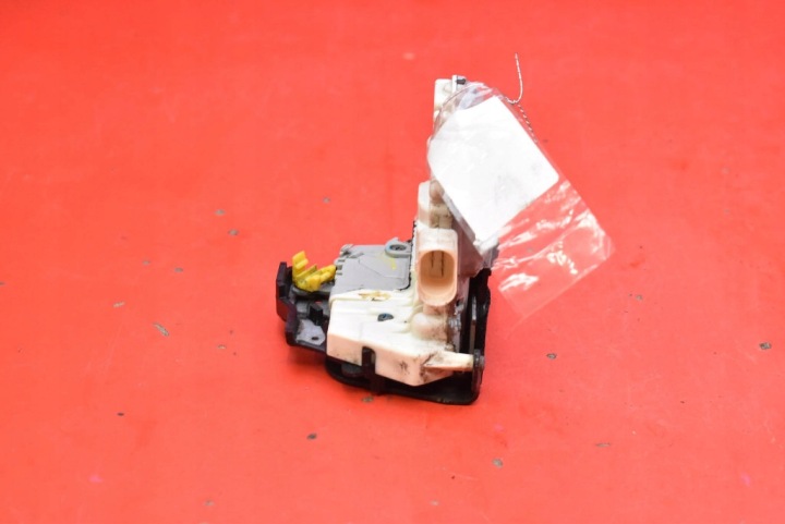 SERRURE DE PORTE DROIT AVANT AVANT EUROPE 4F1837016 AUDI A8 D3 BERLINE LIFT 05-07