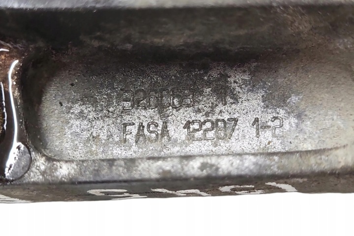 AVANT COUSSIN MOTEUR PEUGEOT 407 (6D_) 326C68 2.7L DIESEL 150KW 2007