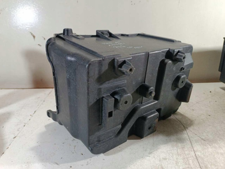SUPPORT BATTERIE FORD FIESTA MK7 1.4 TDCI 8V21-10723-BC