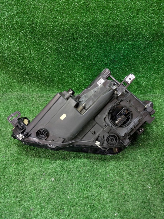 PROJECTEUR DROIT AVANT SEAT LEON IV COMPLET LED NR.1065