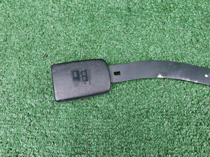 VW GOLF IV 3D BERLINE COMPACTE FERMETURE CLIPS AGRAFE COURROIE SÉCURITÉ GAUCHE