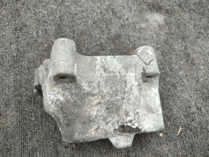 POIGNÉE MOTEUR AUDI A3 8V TFSI CYVB