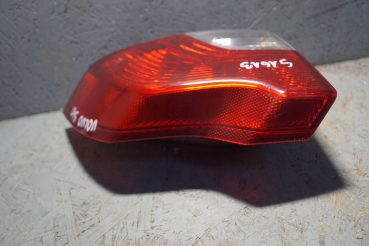 VOLVO S40 II LIFT PHARE DROITE ARRIÈRE (S1613)