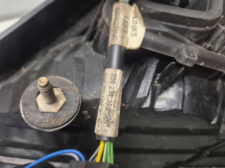 ENDOMMAGÉE FIAT STILO 3D BERLINE COMPACTE HAYON PHARE GAUCHE ARRIÈRE ARRIÈRE 46823705