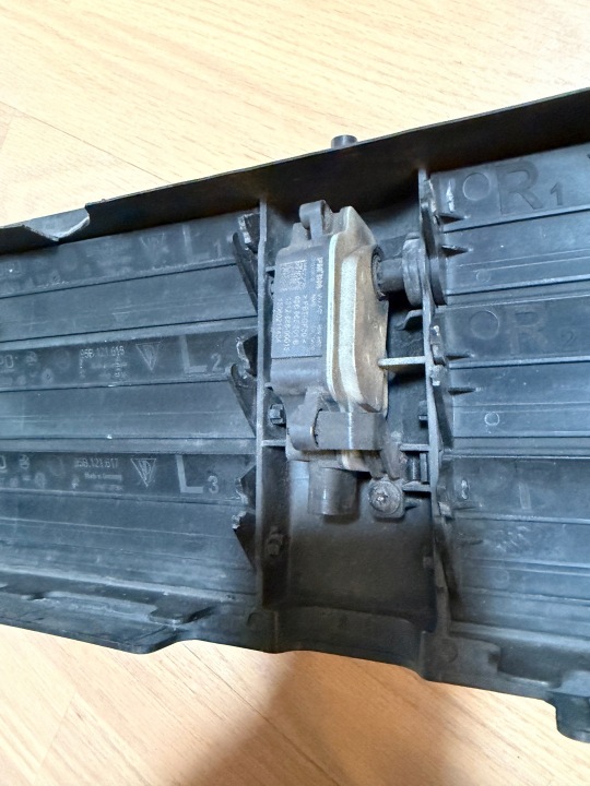 95B121607 PORSCHE MACAN 95B GRILLE D'AÉRATION AIR ADMISSION