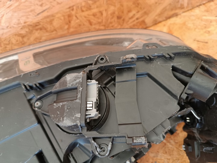 PHARE GAUCHE AVANT EUROPE PROJECTEUR VOLVO S60 V60 XÉNON LIFT 2013- 31420261