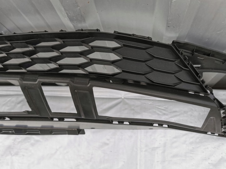VW TIGUAN II 5NA 16-20 GRILLE SPOILER RENFORCEMENT PARE-CHOCS AVANT