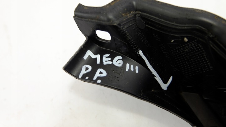 RENAULT MEGANE III MOULURE ANGLE PLASTIQUE DROIT 668620007R