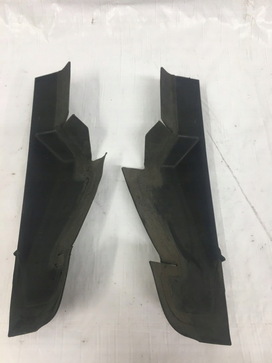GUIDE D'AIR DROITE AUDI A3 8L0121284A 8L0121284