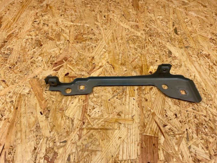 SUPPORT POIGNÉE FIXATION GARDE-BOUE AVANT GAUCHE MINI F55 7297243