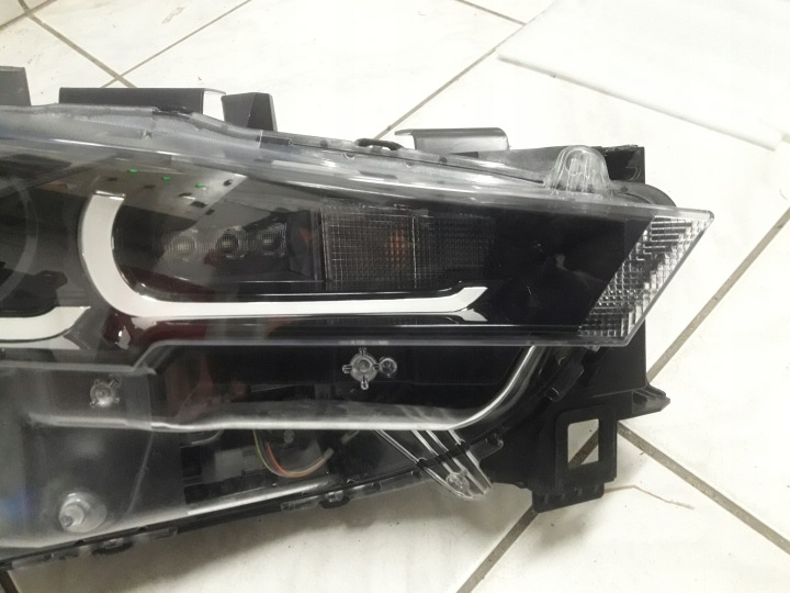 MAZDA CX5 II KF 2022-2025 LIFT PHARE DROITE COMPLET LED EUROPE VERSION QE 12 GOUPILLE