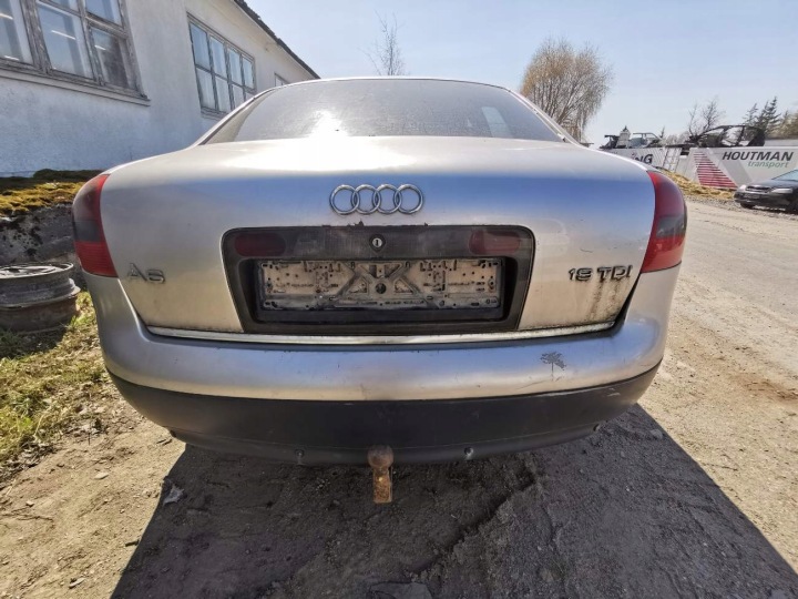 AUDI A6 ORDINATEUR MOTEUR 1998 1.9L 038906018DG 0281001808