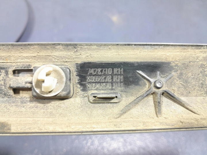 BMW X7 G07 MOULURE PORTES ARRIÈRE ARRIÈRE DROITE 7428710