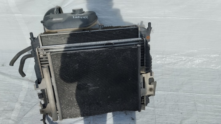 RADIATEURS ÉCHANGEUR AIR-AIR VENTILATEUR ENSEMBLE JAGUAR XJ X351 3.0D 9X23-8C607-BF