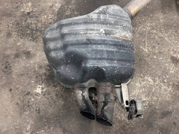 SILENCIEUX ÉCHAPPEMENT AUDI RS5 8T0253612B